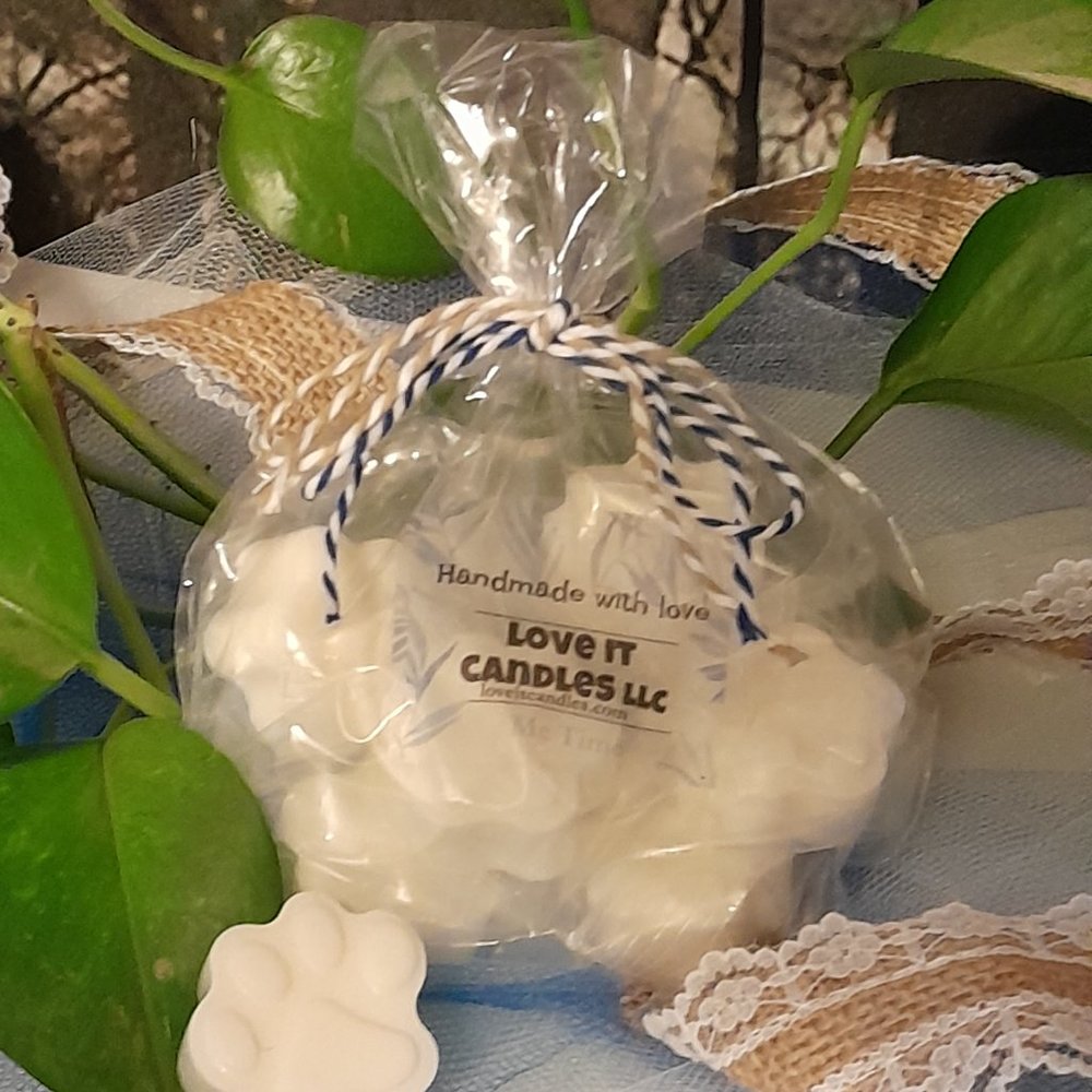 Soy Wax Melts Strawberry and Cream Paw Shape 2.5oz great for gifts